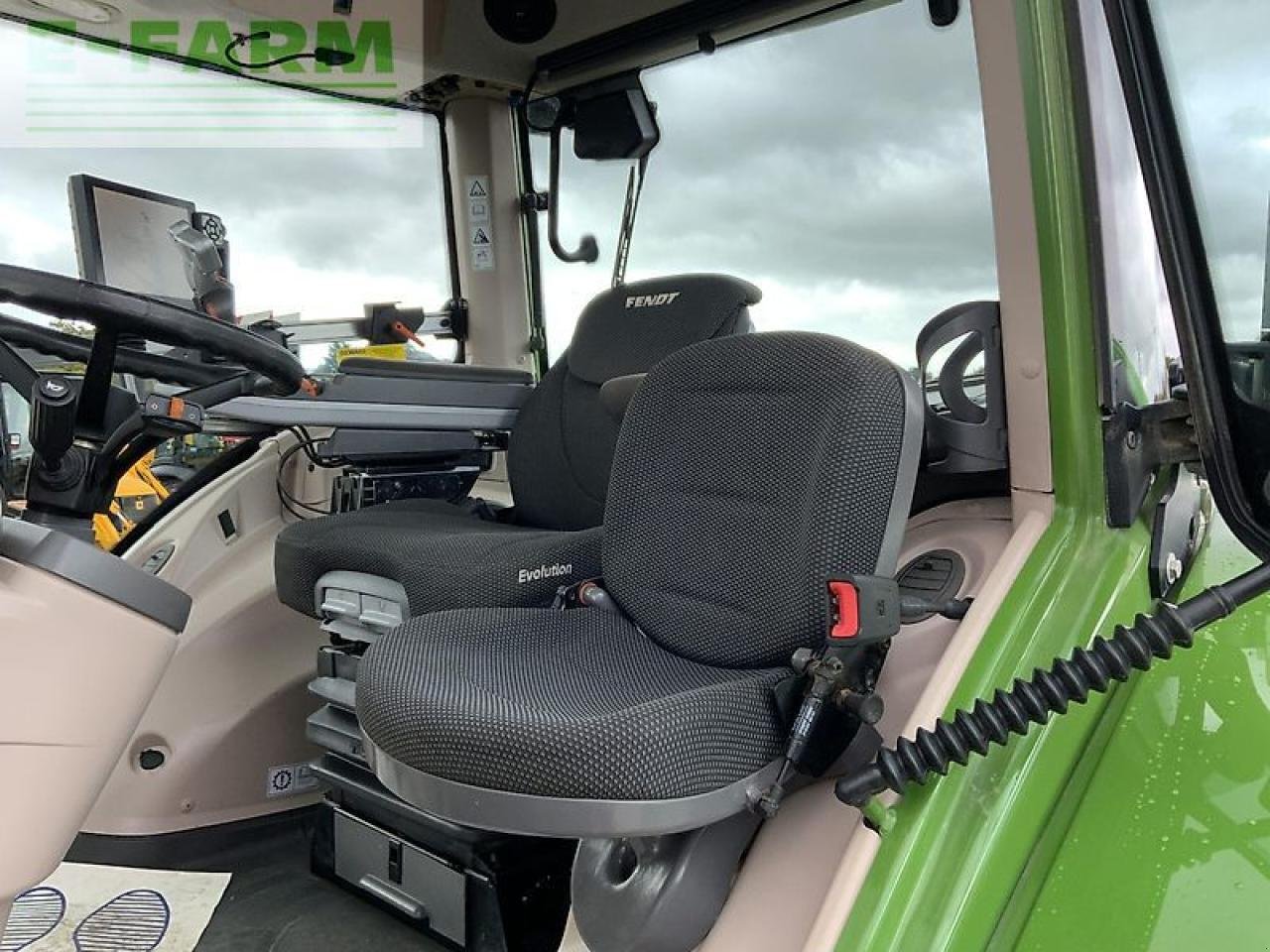 Traktor des Typs Fendt 933 profi plus tractor (st21180), Gebrauchtmaschine in SHAFTESBURY (Bild 21)