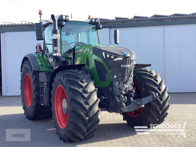 Traktor van het type Fendt 933 VARIO GEN7 PROFI PLUS, Neumaschine in Scharrel (Foto 1)