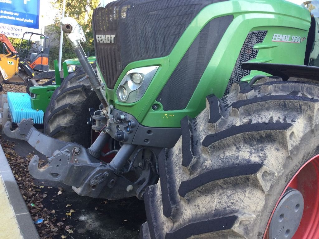 Traktor van het type Fendt 933 VARIO PROFIPLUS, Gebrauchtmaschine in LISIEUX (Foto 4)