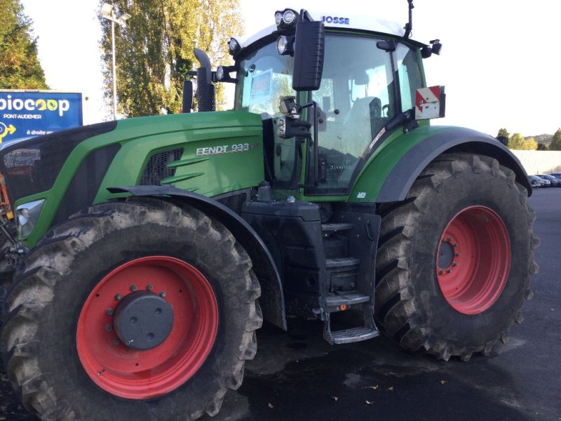 Traktor of the type Fendt 933 VARIO PROFIPLUS, Gebrauchtmaschine in LISIEUX (Picture 1)