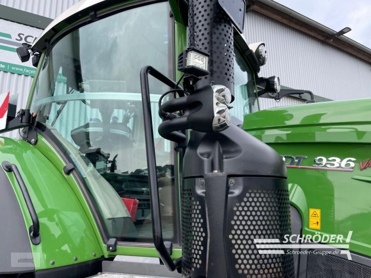 Traktor of the type Fendt 936 VARIO S4 PROFI PLUS, Gebrauchtmaschine in Wildeshausen (Picture 19)