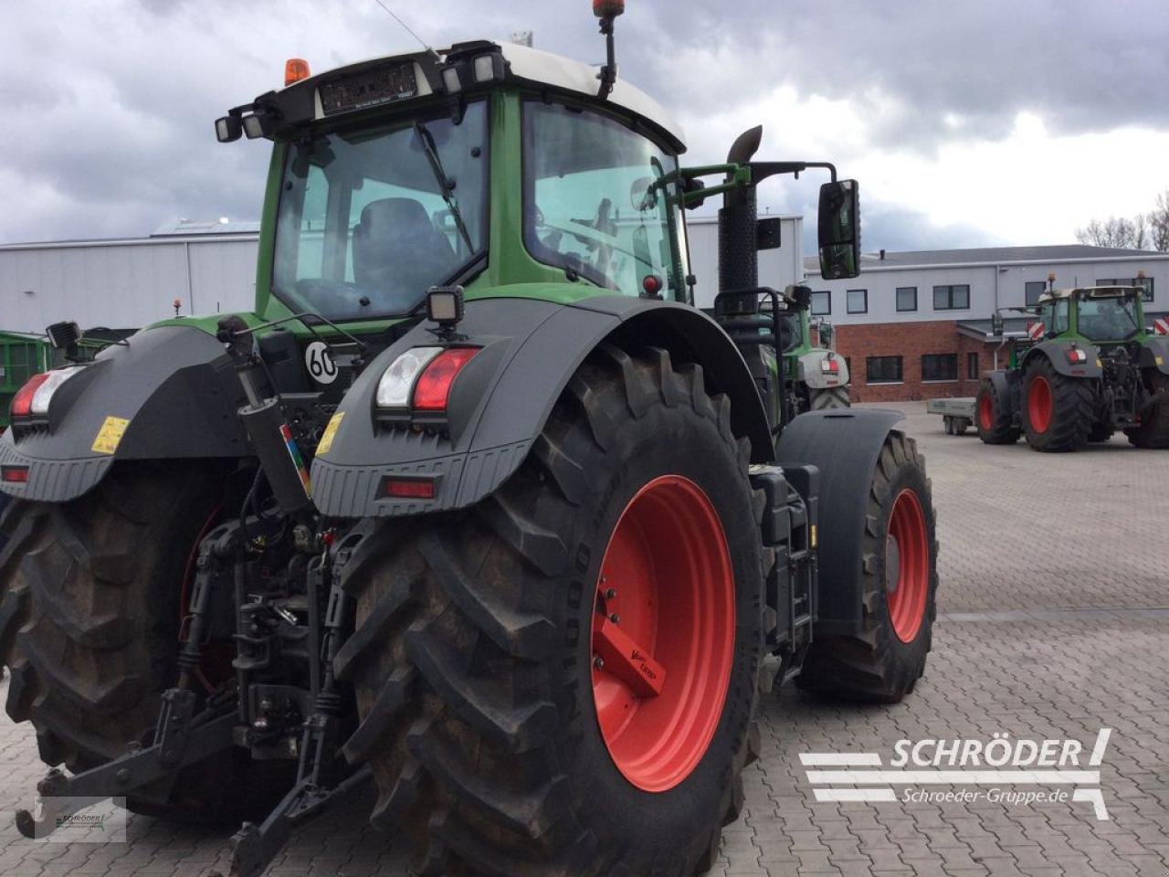 Traktor van het type Fendt 936 VARIO S4 PROFI PLUS, Gebrauchtmaschine in Norden (Foto 3)