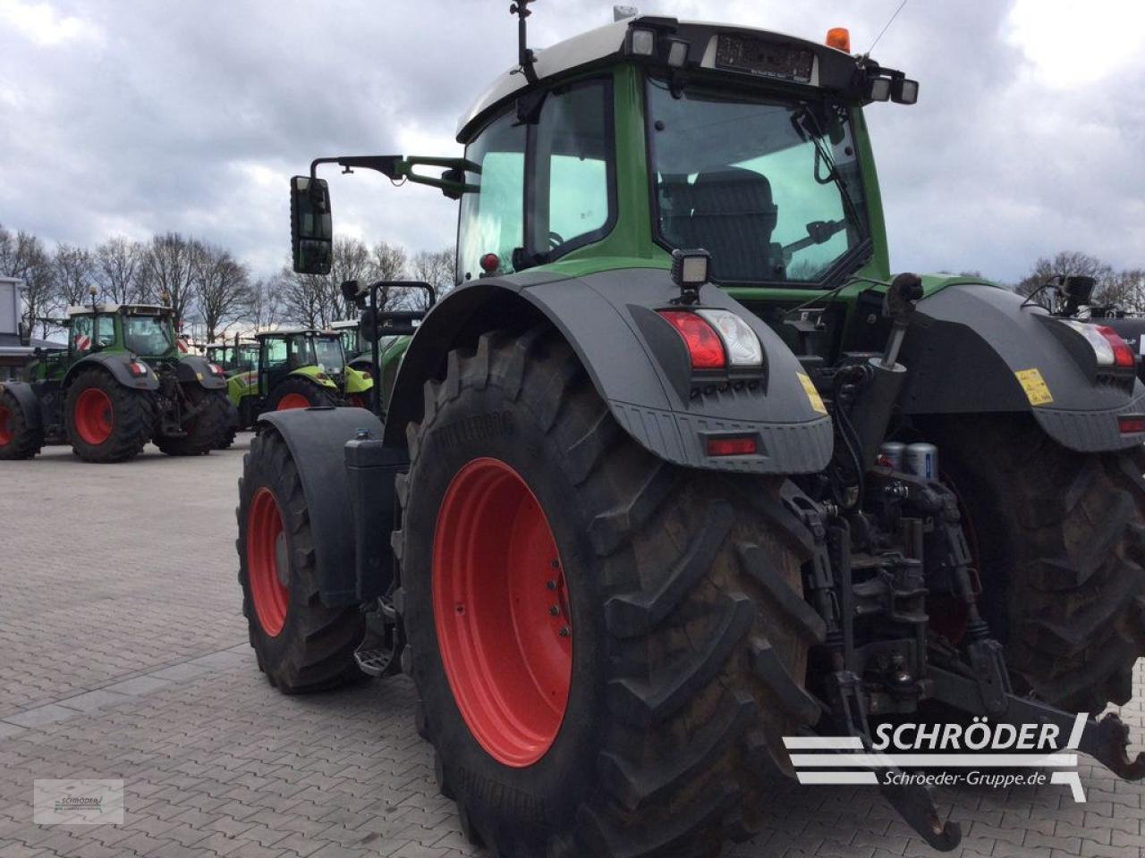 Traktor of the type Fendt 936 VARIO S4 PROFI PLUS, Gebrauchtmaschine in Norden (Picture 8)