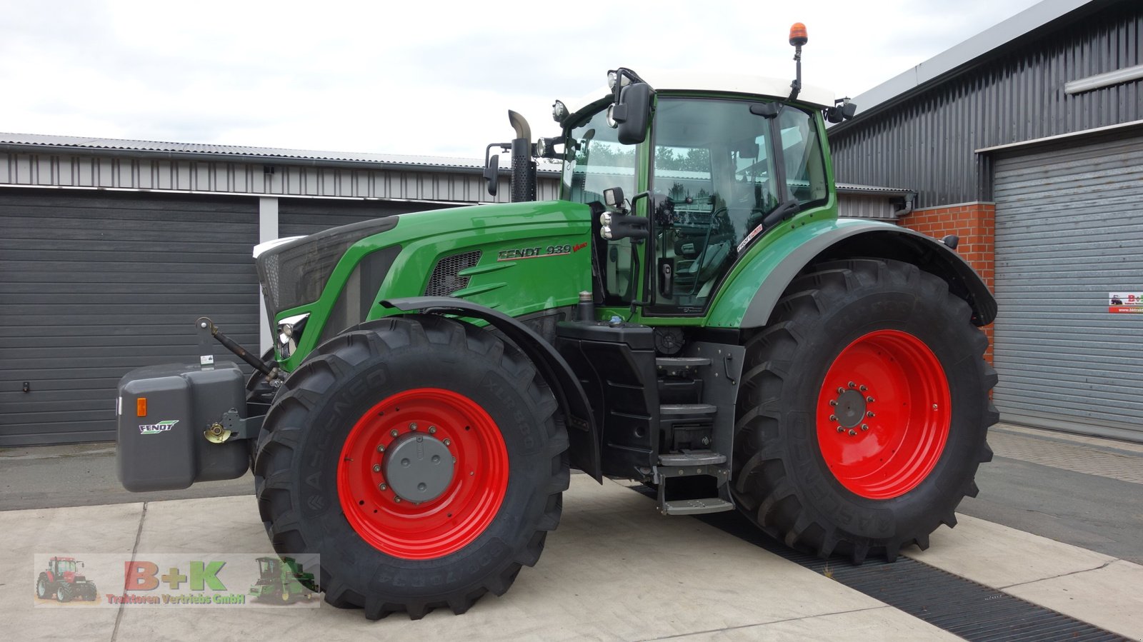 Traktor van het type Fendt 939 Vario S4 Profi Plus, Gebrauchtmaschine in Kettenkamp (Foto 2)