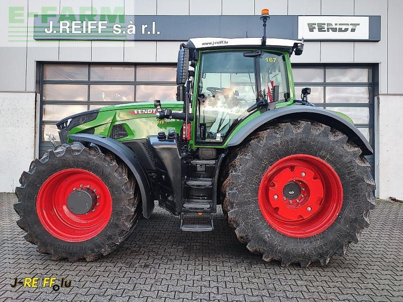 Traktor des Typs Fendt 939, Gebrauchtmaschine in TROISVIERGES (Bild 1)