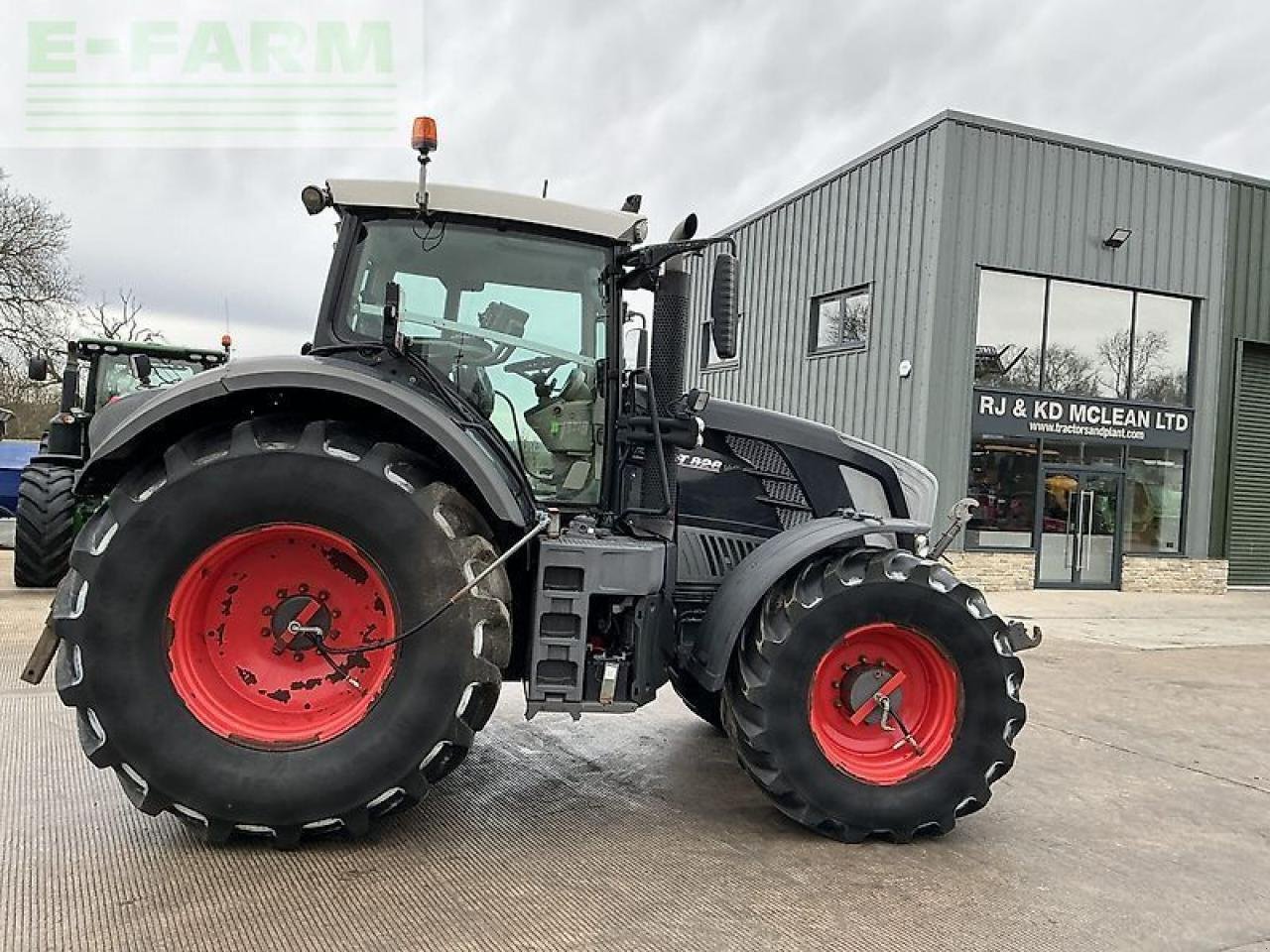 Traktor des Typs Fendt black 828 profi plus tractor (st21583), Gebrauchtmaschine in SHAFTESBURY (Bild 1)