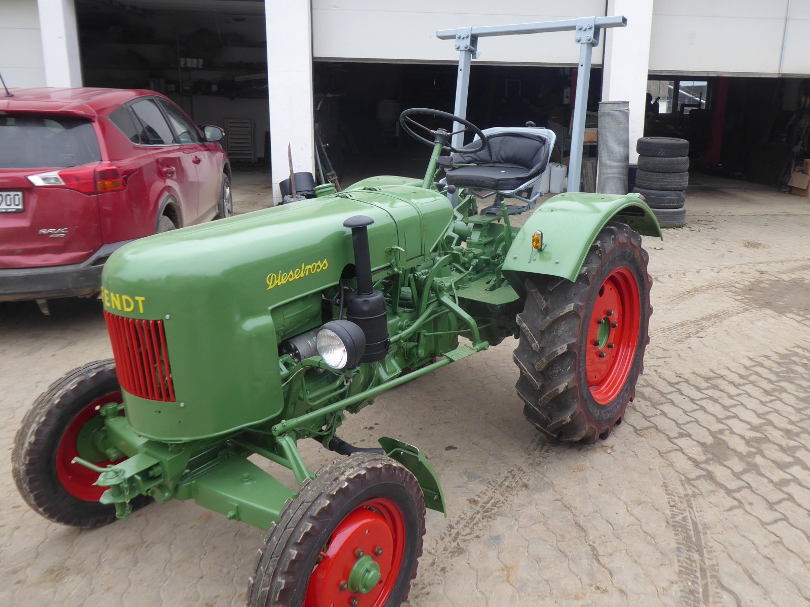 Traktor del tipo Fendt Dieselross F236, Gebrauchtmaschine In Marxheim (Immagine 3)