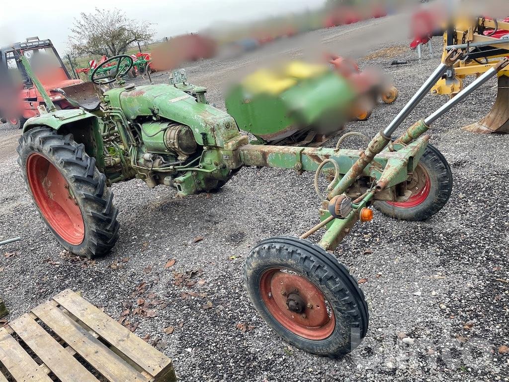 Traktor of the type Fendt F 213 GTS Ausf.4, Gebrauchtmaschine in Düsseldorf (Picture 3)