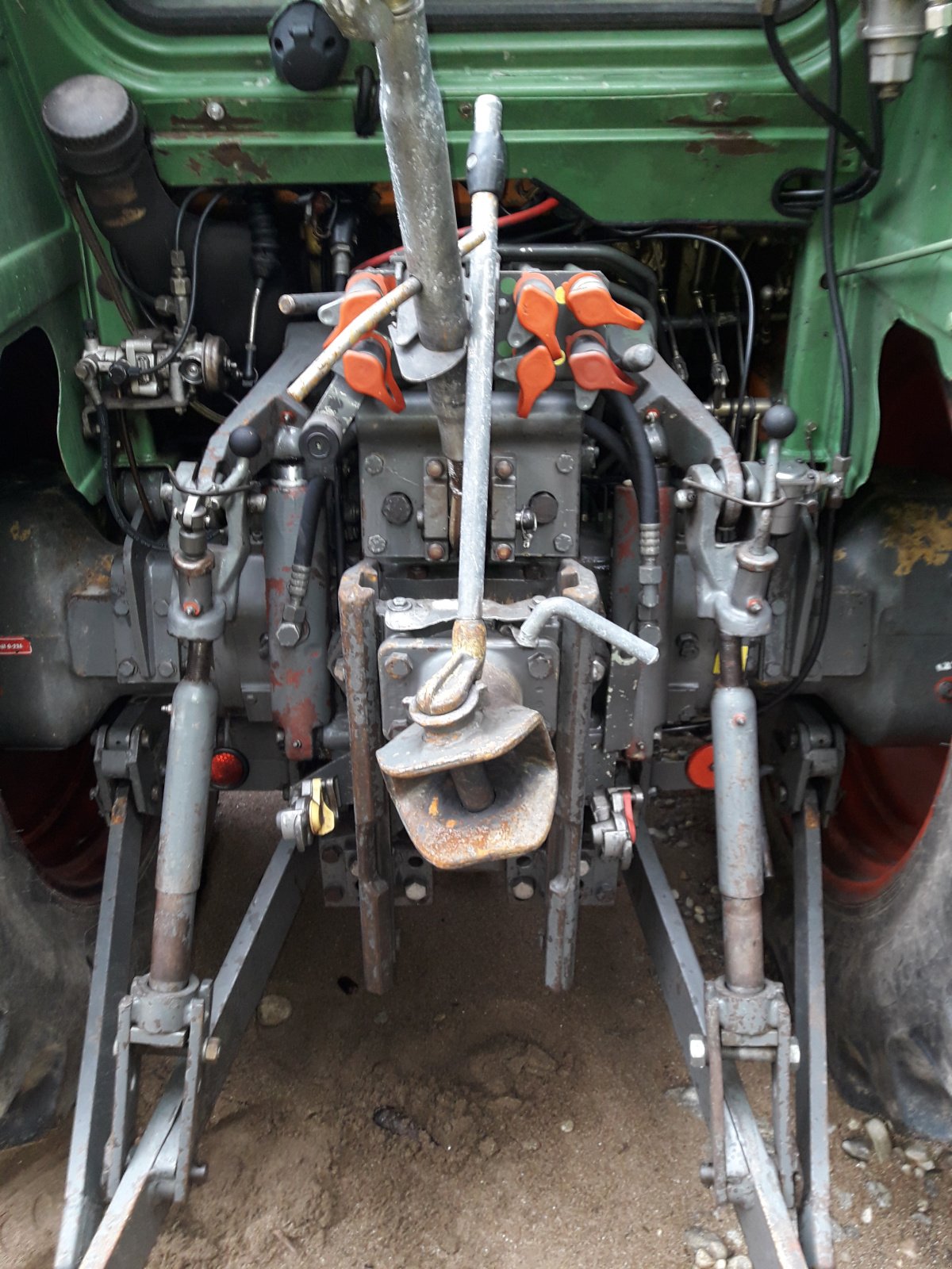 Traktor des Typs Fendt F 380 GTA, Gebrauchtmaschine in Böbrach (Bild 4)