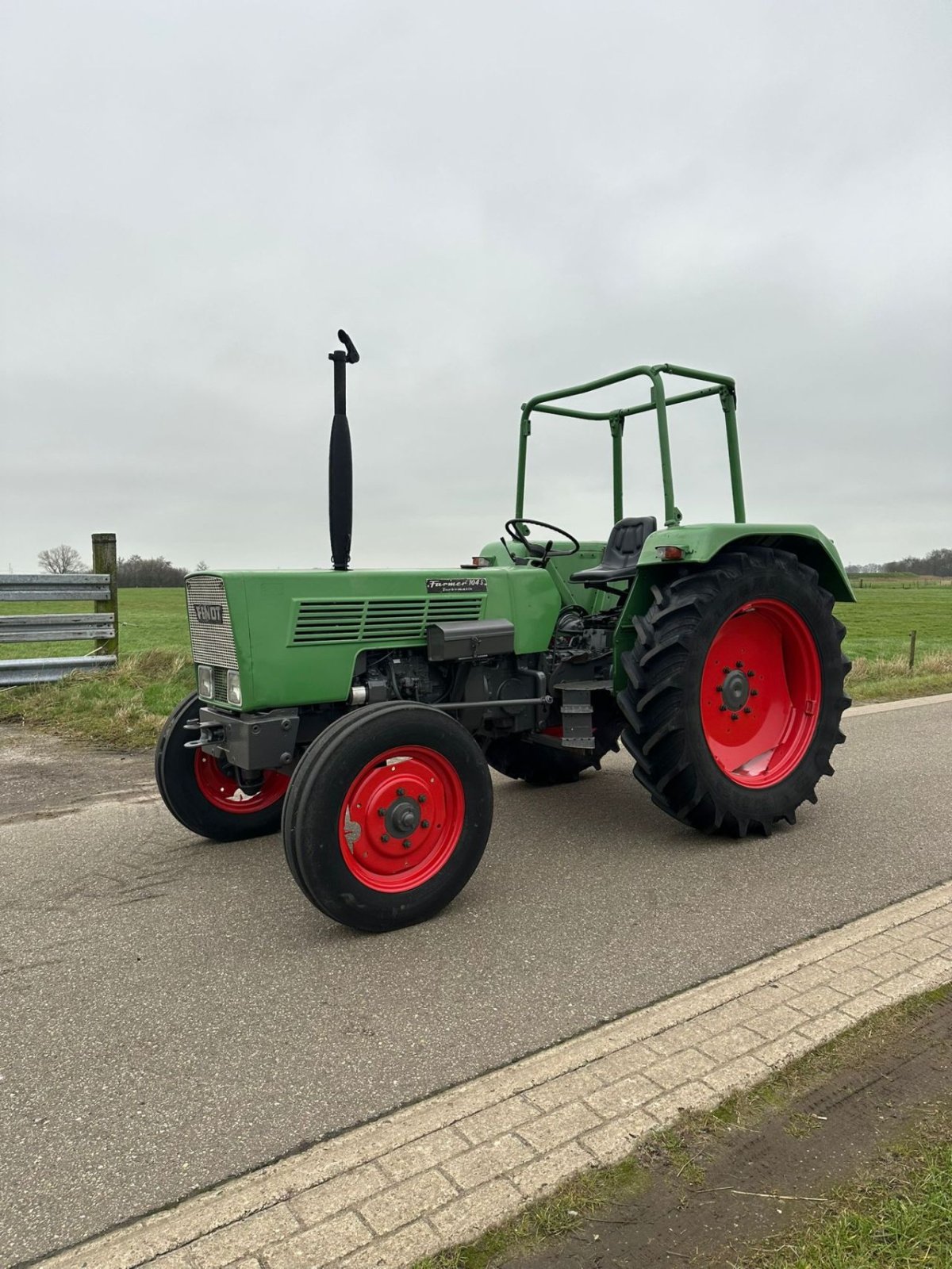 Traktor des Typs Fendt Farmer 104 S, Gebrauchtmaschine in zwolle (Bild 1)