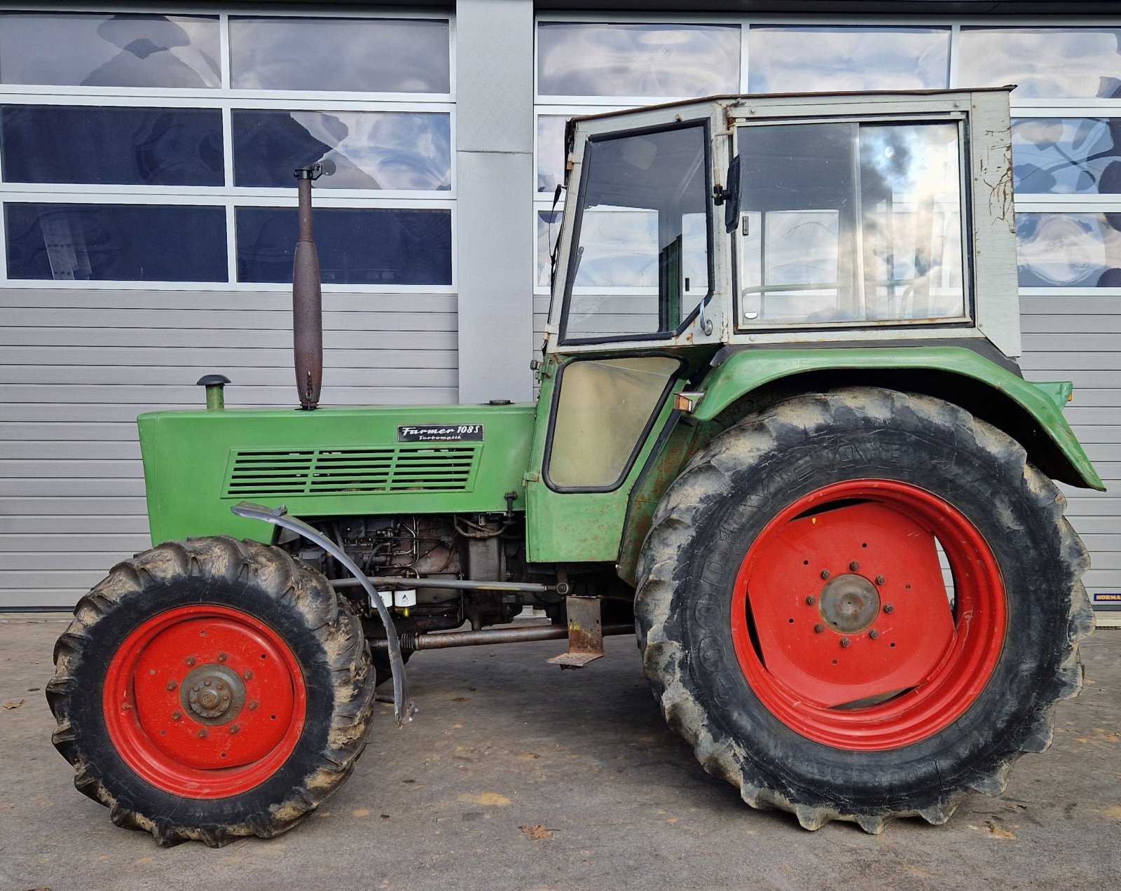 Traktor Türe ait Fendt Farmer 108 SA, Gebrauchtmaschine içinde Neureichenau (resim 8)