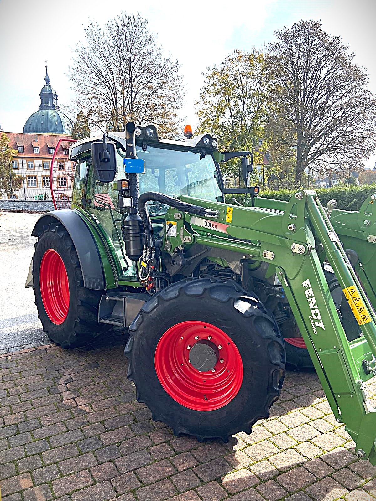 Traktor des Typs Fendt Farmer 207 S, Gebrauchtmaschine in Murnau (Bild 1)