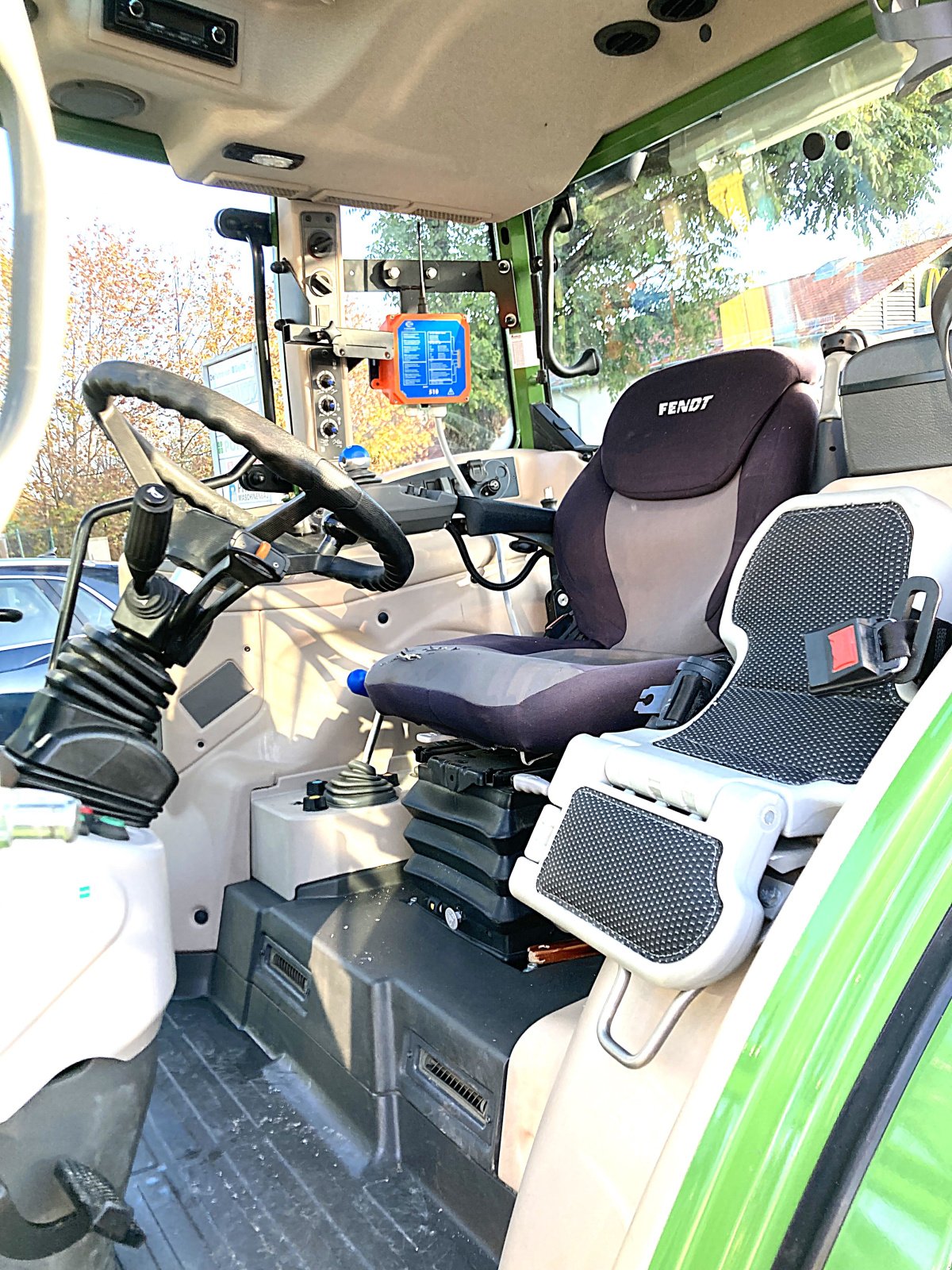 Traktor des Typs Fendt Farmer 207 S, Gebrauchtmaschine in Murnau (Bild 11)