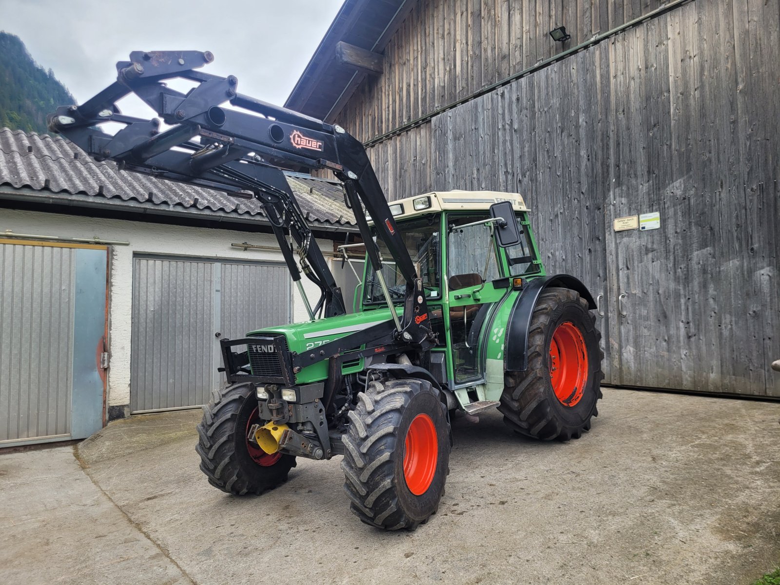 Traktor typu Fendt Farmer 275 SA, Gebrauchtmaschine w Gortipohl (Zdjęcie 1)