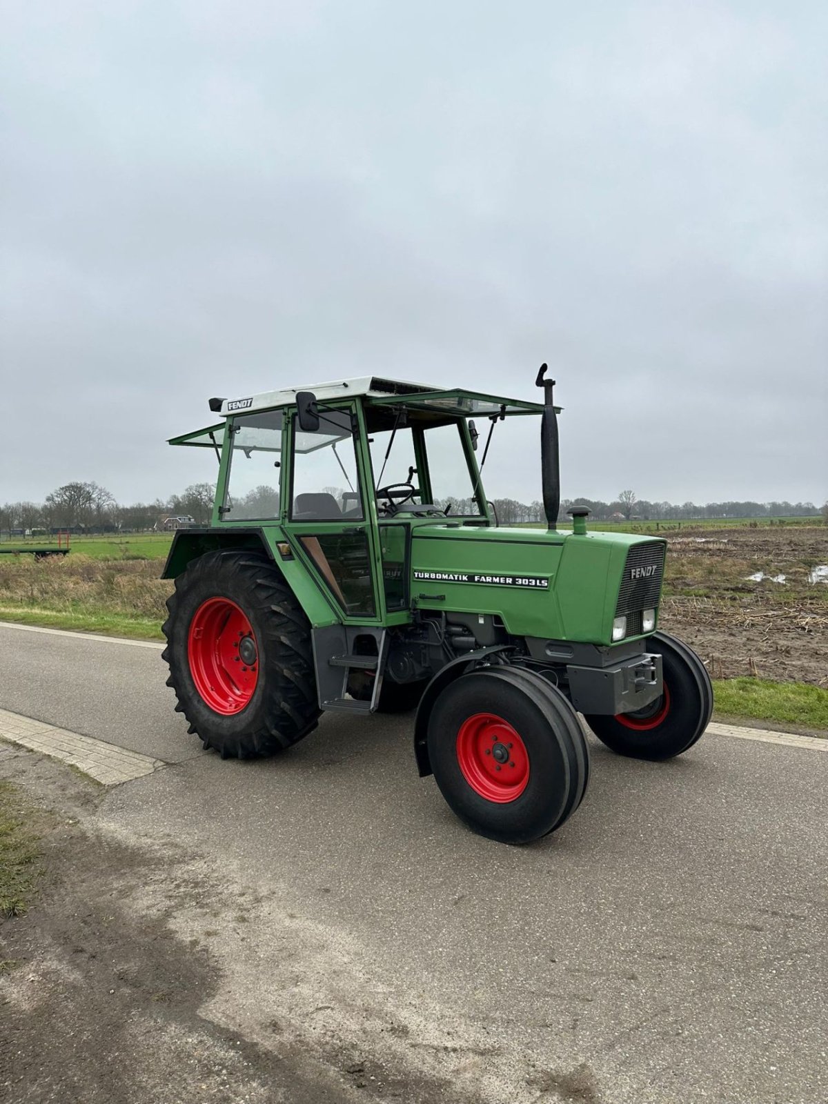 Traktor του τύπου Fendt Farmer 303 LS, Gebrauchtmaschine σε zwolle (Φωτογραφία 2)