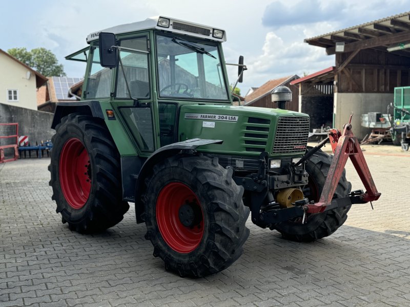 Traktor типа Fendt Farmer 304 LSA Turbo, Gebrauchtmaschine в Bogen (Фотография 1)