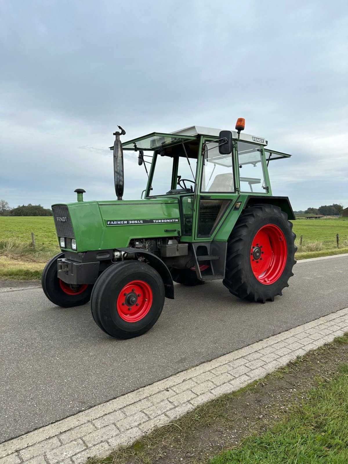 Traktor Türe ait Fendt Farmer 305 LS, Gebrauchtmaschine içinde zwolle (resim 1)