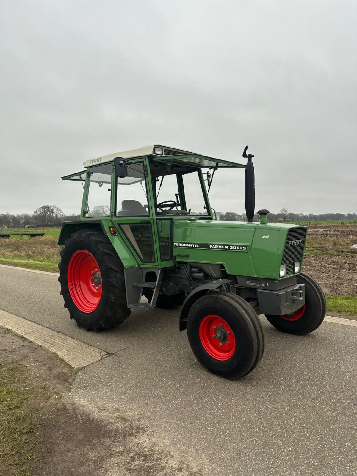 Traktor des Typs Fendt Farmer 305 LS, Gebrauchtmaschine in zwolle (Bild 2)