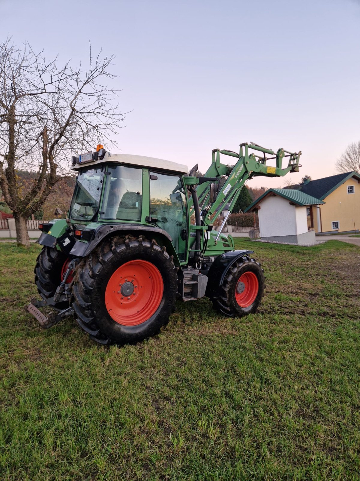 Traktor des Typs Fendt Farmer 307 C, Gebrauchtmaschine in Schalchen (Bild 2)