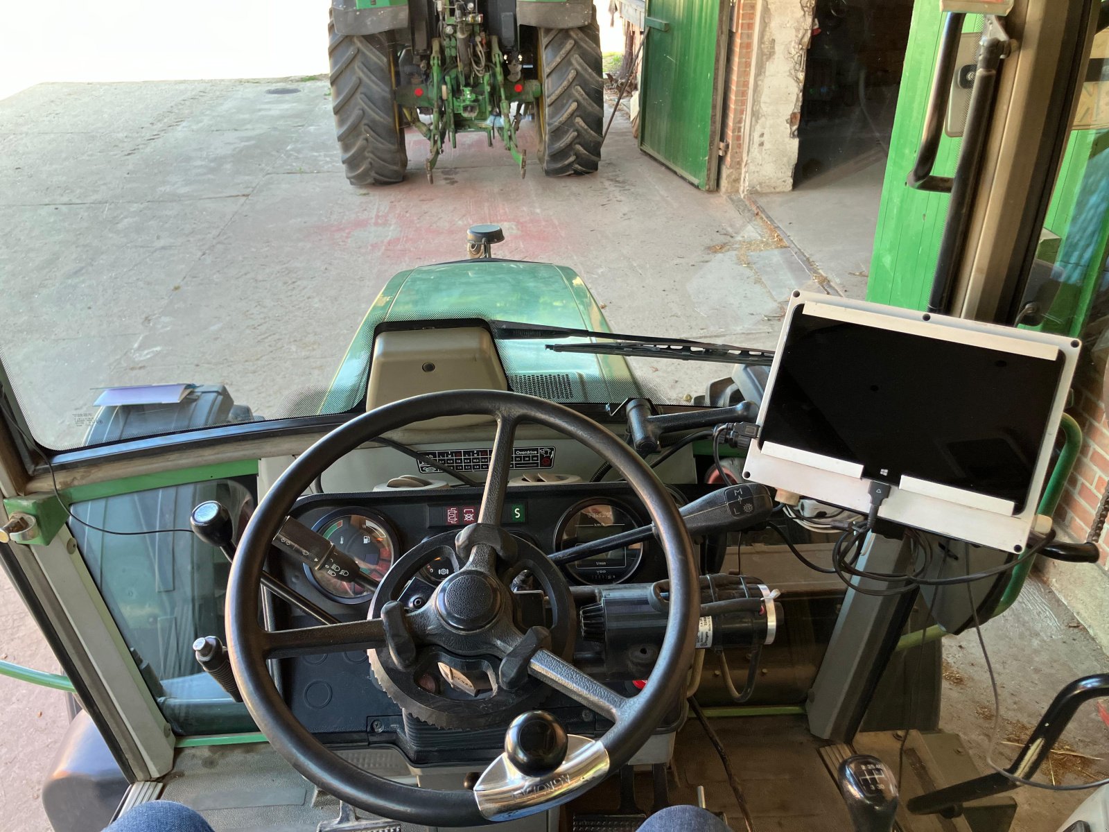 Traktor des Typs Fendt Farmer 309 C, Gebrauchtmaschine in Stoetze (Bild 3)