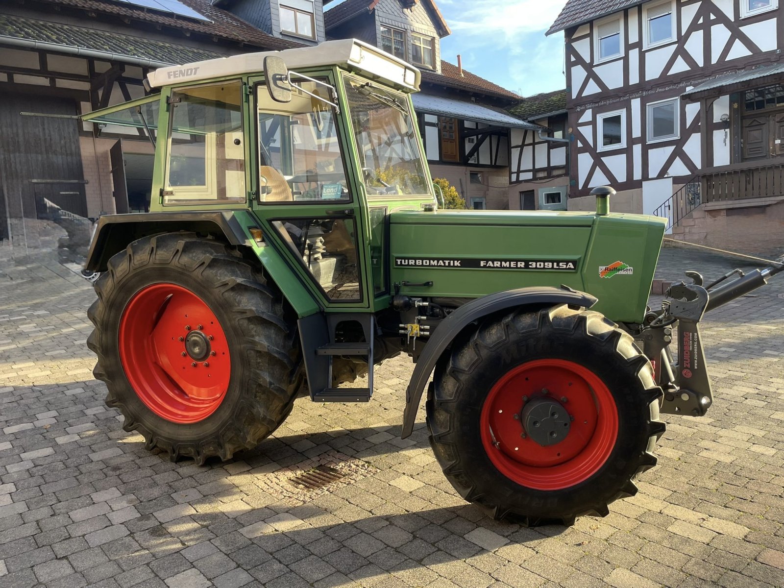 Traktor van het type Fendt Farmer 309 LSA, FH, 7.700 h ( kein 306 308 310 ), Gebrauchtmaschine in Weimar/Hessen (Foto 3)