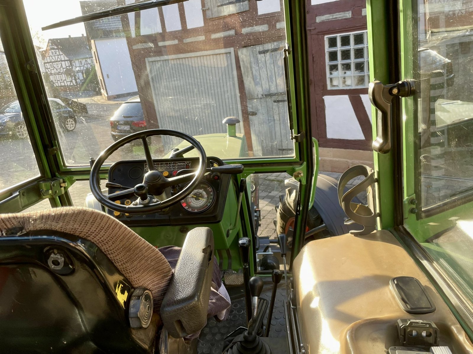 Traktor van het type Fendt Farmer 309 LSA, FH, 7.700 h ( kein 306 308 310 ), Gebrauchtmaschine in Weimar/Hessen (Foto 7)