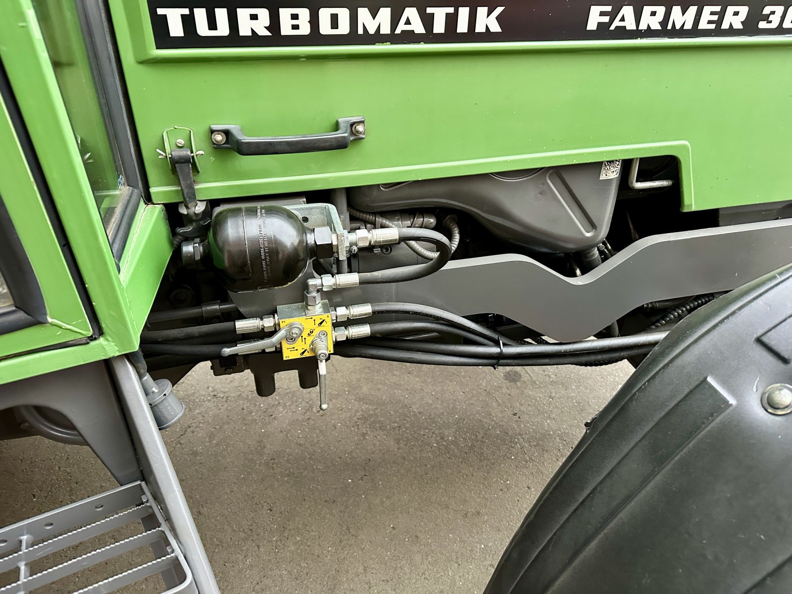 Traktor des Typs Fendt Farmer 309 LSA, FH, 7.700 h ( kein 306 308 310 ), Gebrauchtmaschine in Weimar/Hessen (Bild 5)