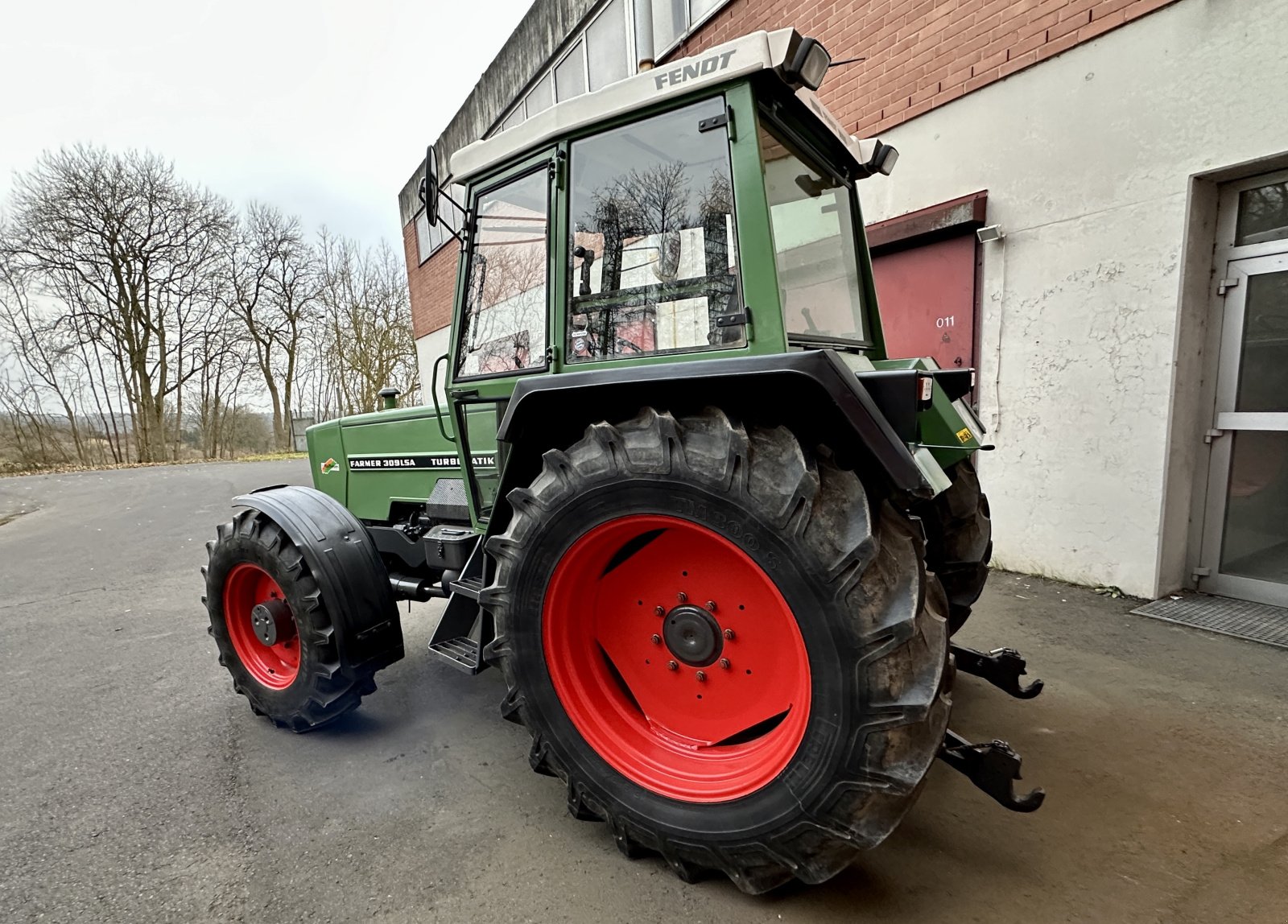 Traktor des Typs Fendt Farmer 309 LSA, FH, 7.700 h ( kein 306 308 310 ), Gebrauchtmaschine in Weimar/Hessen (Bild 11)