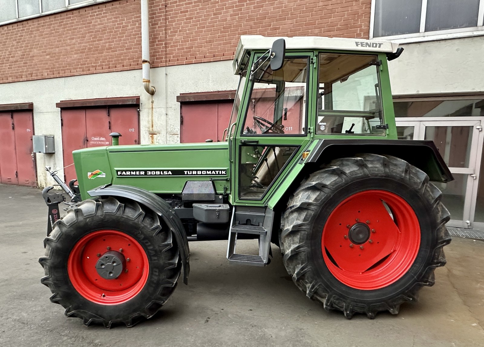 Traktor des Typs Fendt Farmer 309 LSA, FH, 7.700 h ( kein 306 308 310 ), Gebrauchtmaschine in Weimar/Hessen (Bild 12)