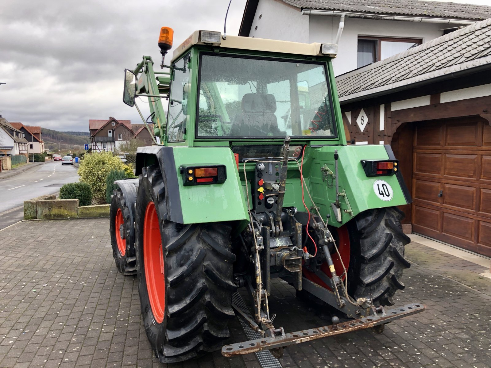 Traktor of the type Fendt Farmer 310 mit Stoll Frontlader ( No 308 309 311 312 ), Gebrauchtmaschine in Weimar/Hessen (Picture 5)