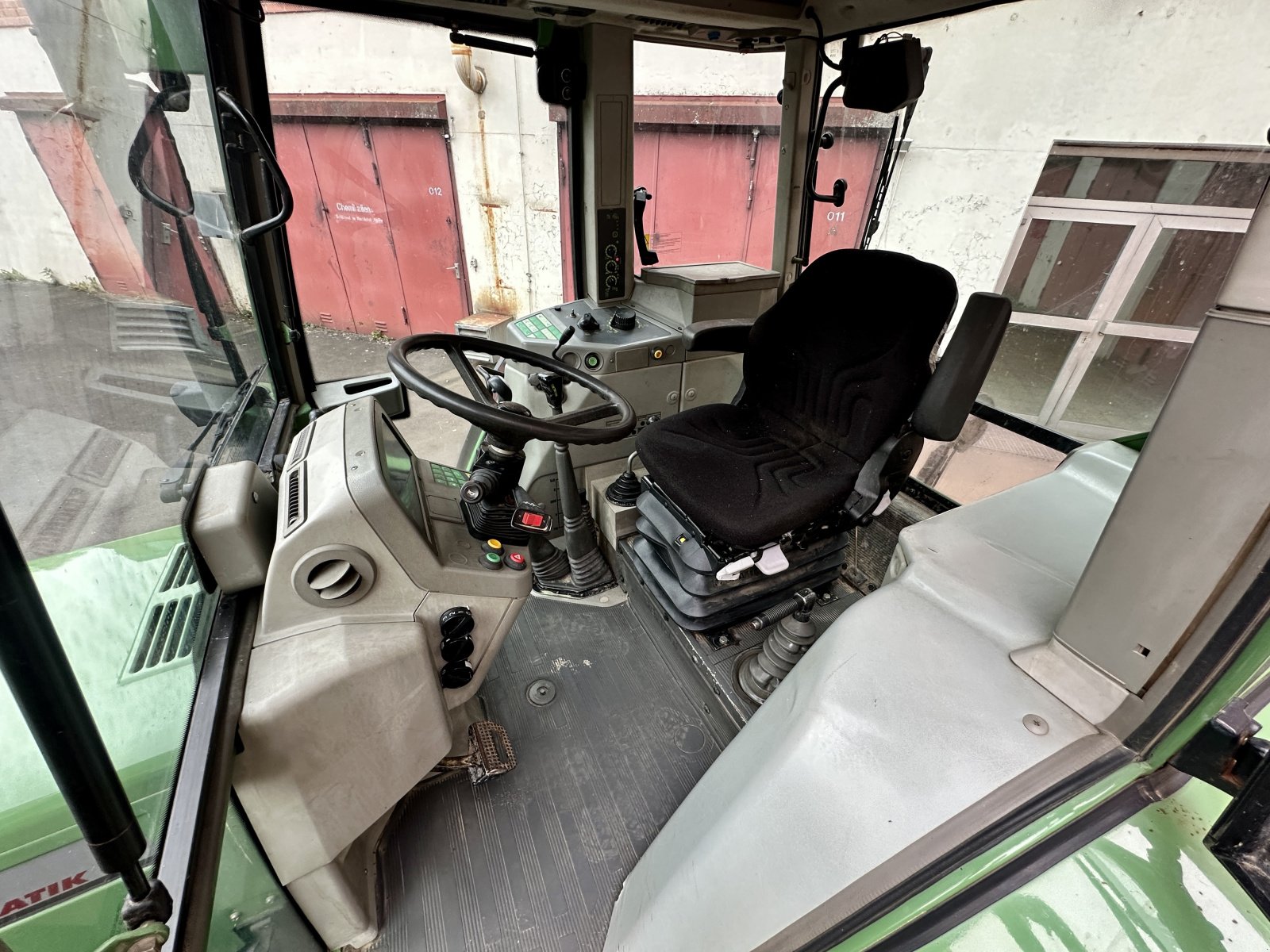 Traktor типа Fendt Farmer 311, FH, Klima, DL, gef. VA (kein 310 312 510 511 512), Gebrauchtmaschine в Weimar/Hessen (Фотография 12)