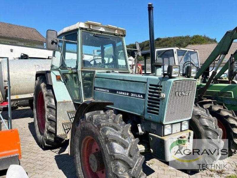 Traktor des Typs Fendt FARMER 311 LSA, Gebrauchtmaschine in Meschede (Bild 2)