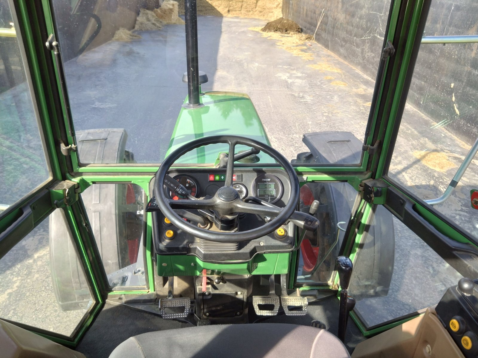 Traktor Türe ait Fendt Farmer 312 LSA, Gebrauchtmaschine içinde Marktleugast (resim 3)