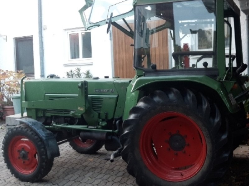 Traktor des Typs Fendt Farmer 3S, Gebrauchtmaschine in Schweitenkirchen (Bild 1)