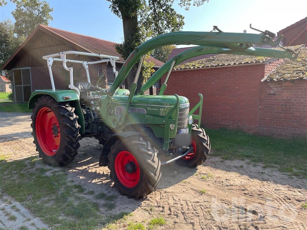 Traktor des Typs Fendt Farmer 3SA, Gebrauchtmaschine in Düsseldorf (Bild 2)