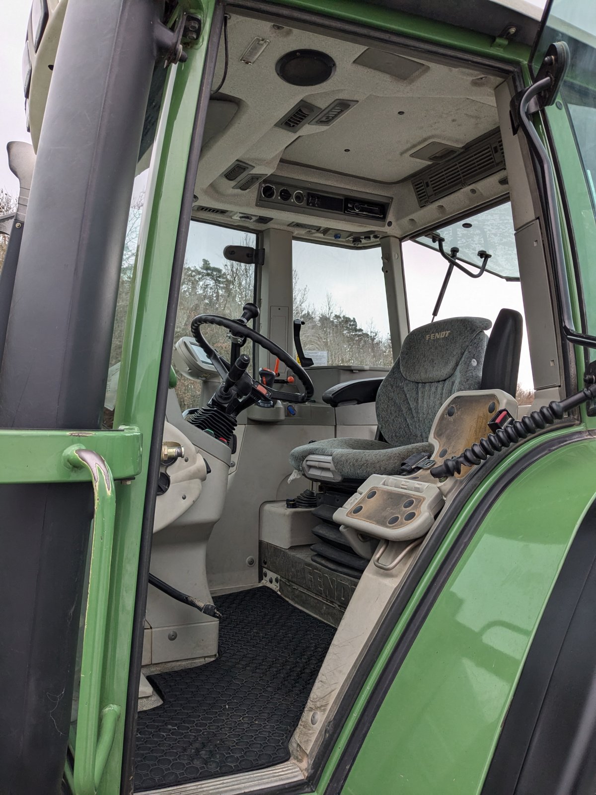 Traktor typu Fendt Farmer 409 Vario, Gebrauchtmaschine w Leutershausen (Zdjęcie 16)