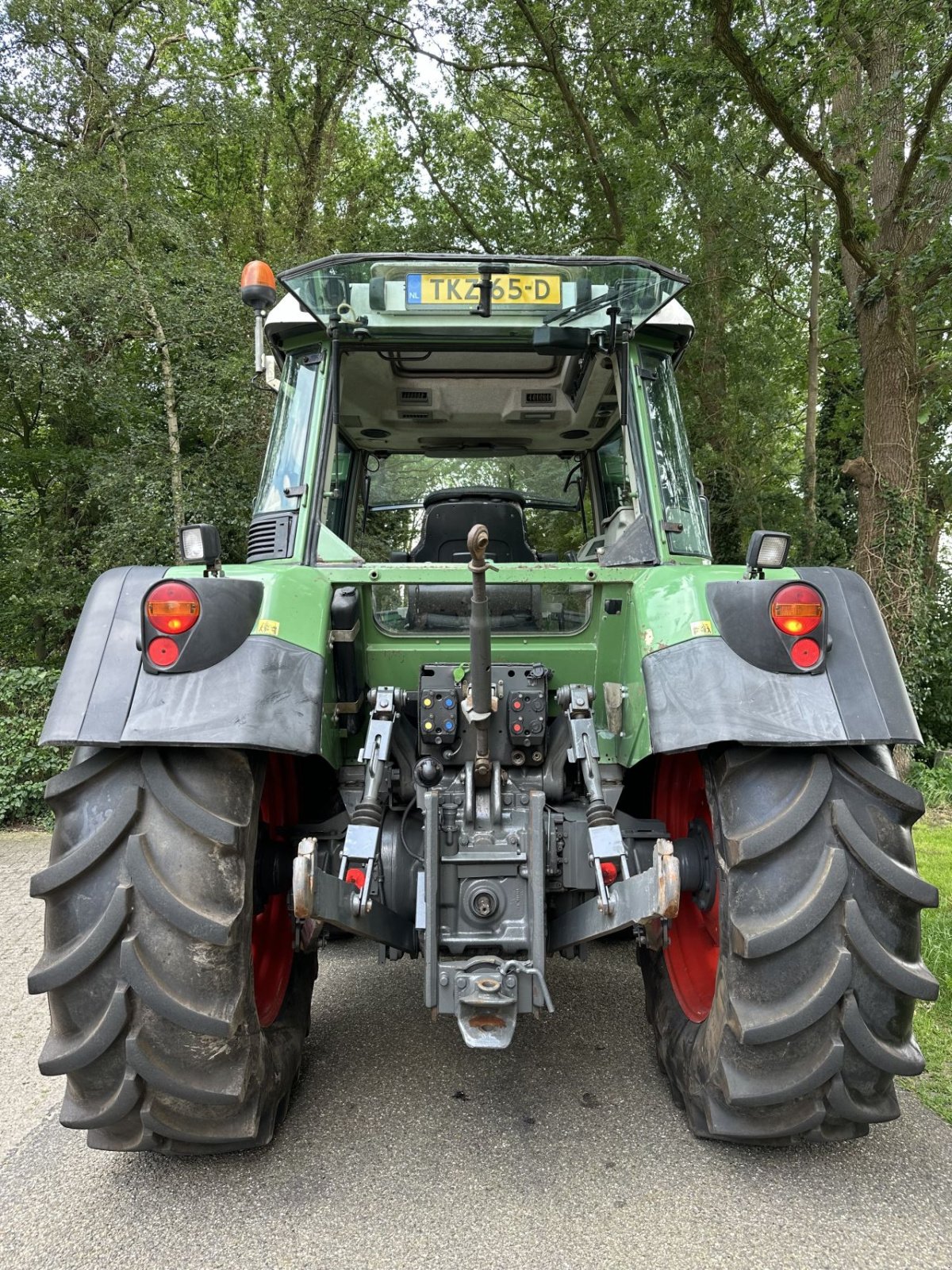 Traktor of the type Fendt Farmer 410 Vario, Gebrauchtmaschine in Rossum (Picture 5)