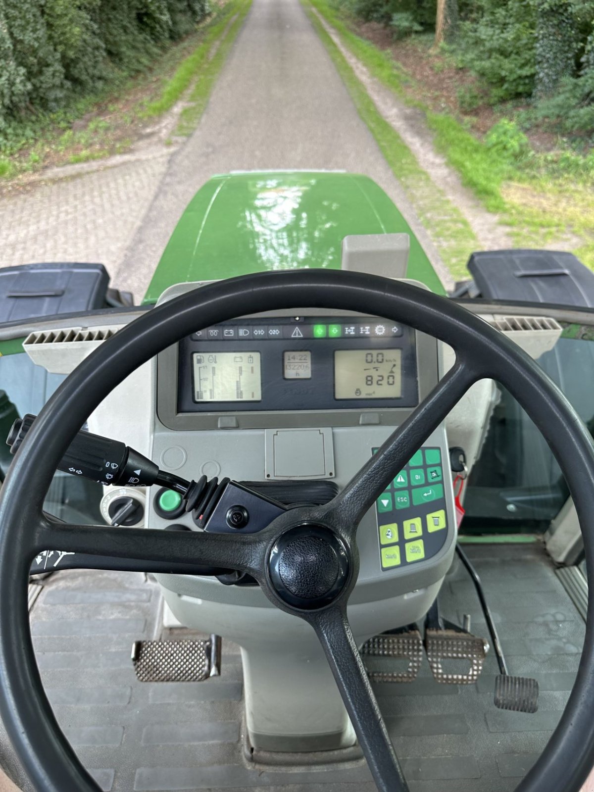 Traktor of the type Fendt Farmer 410 Vario, Gebrauchtmaschine in Rossum (Picture 11)