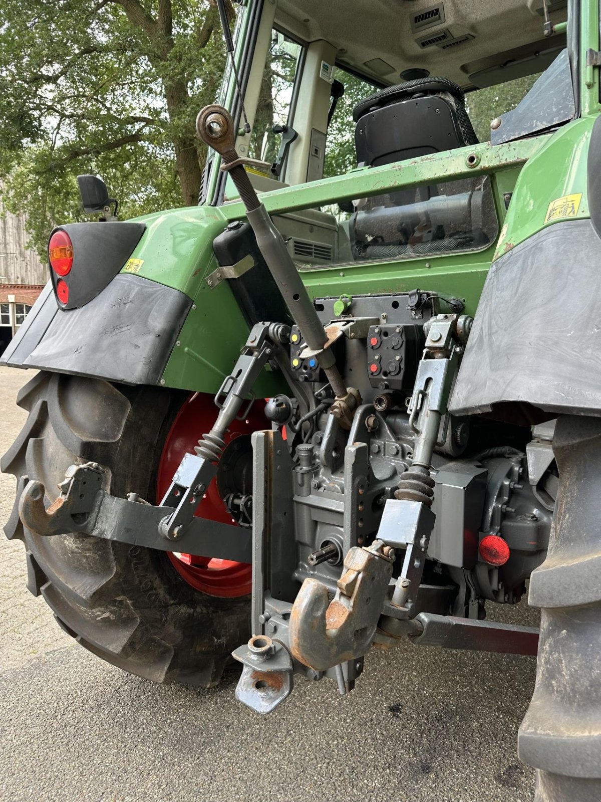 Traktor of the type Fendt Farmer 410 Vario, Gebrauchtmaschine in Rossum (Picture 7)