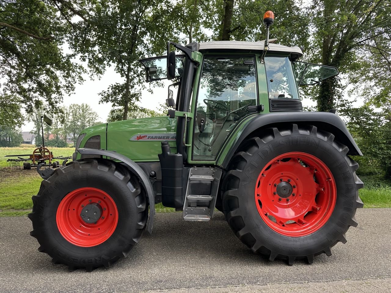 Traktor типа Fendt Farmer 410 Vario, Gebrauchtmaschine в Rossum (Фотография 4)