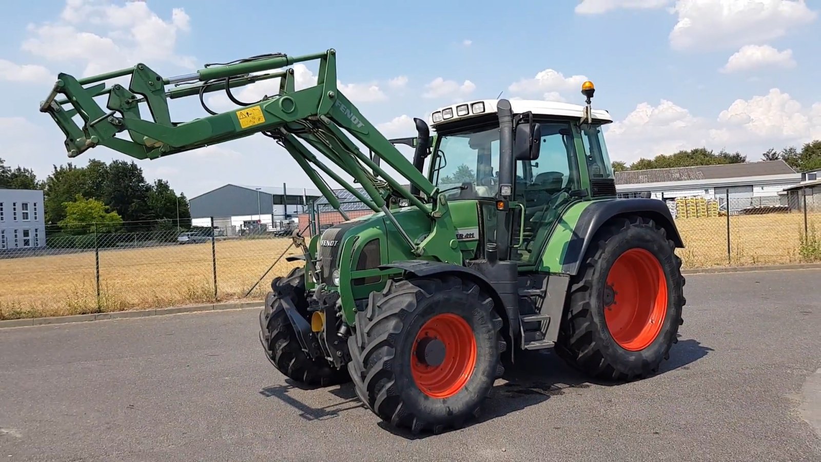 Traktor van het type Fendt Farmer 411 Vario, Gebrauchtmaschine in Casic (Foto 1)