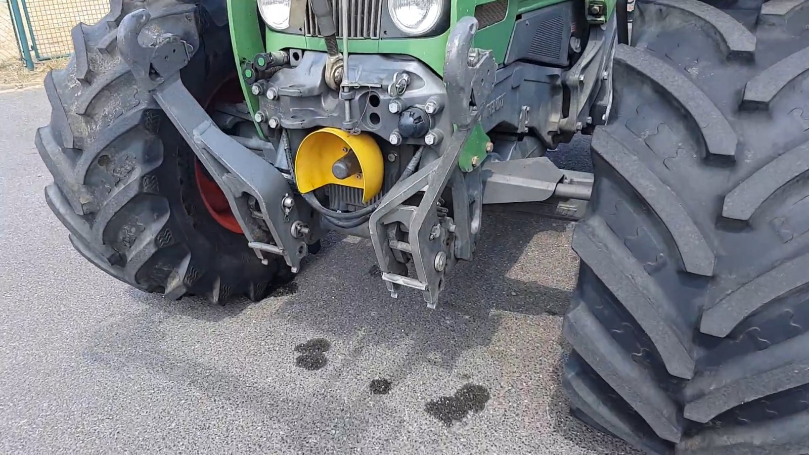 Traktor Türe ait Fendt Farmer 411 Vario, Gebrauchtmaschine içinde Casic (resim 2)