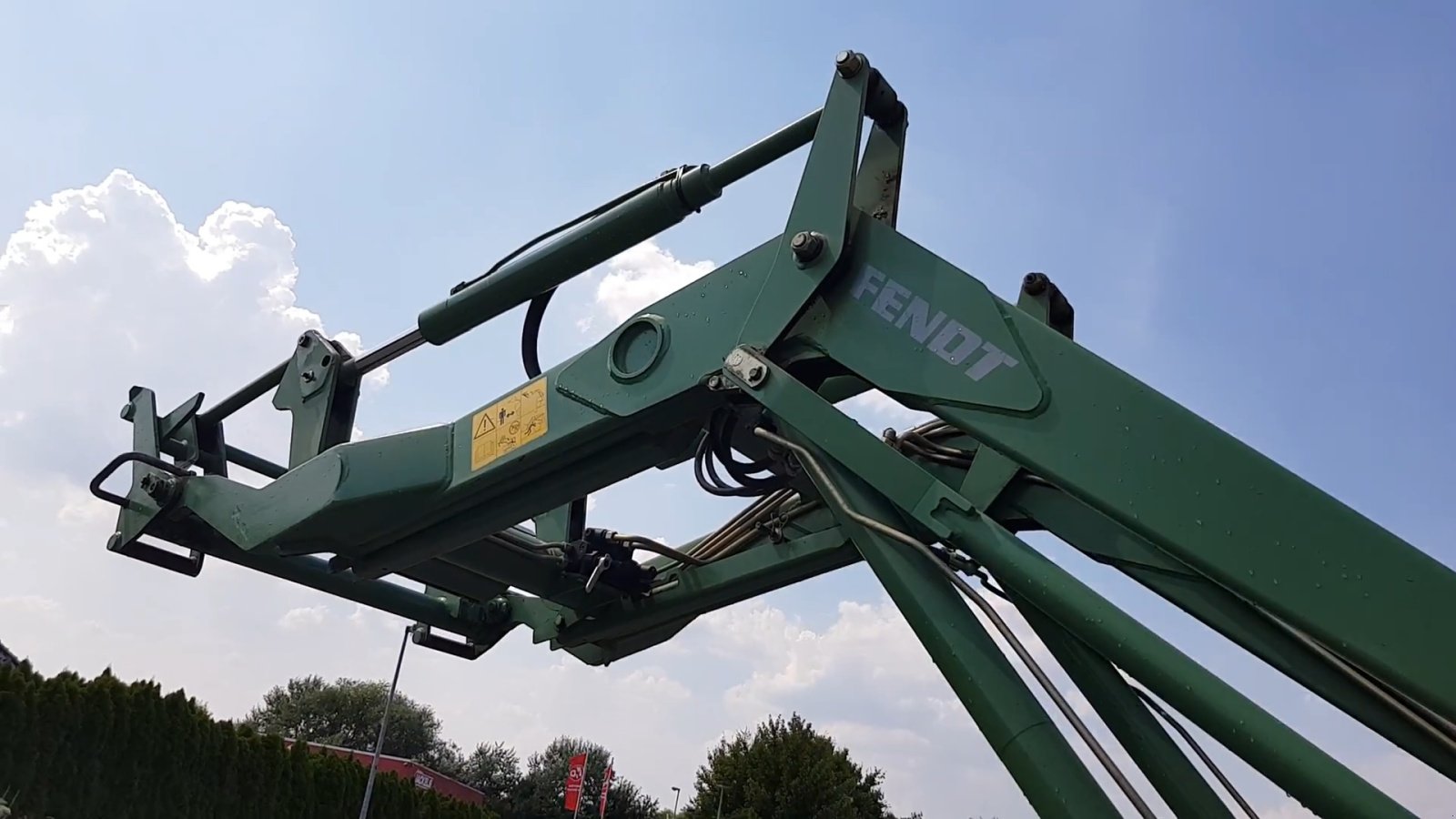 Traktor of the type Fendt Farmer 411 Vario, Gebrauchtmaschine in Casic (Picture 4)