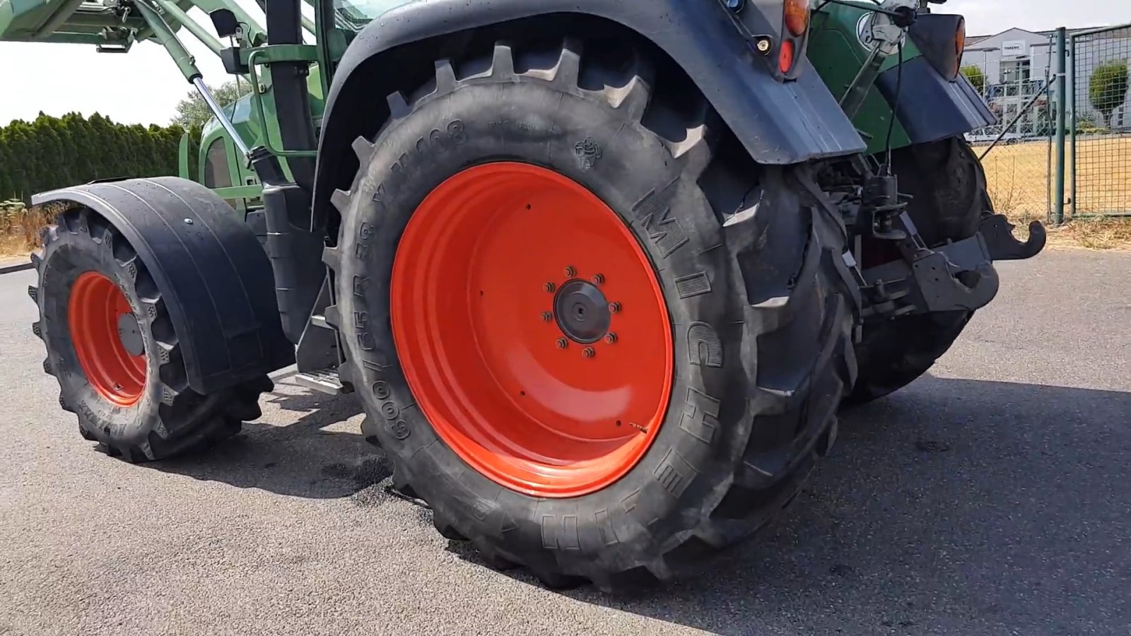 Traktor van het type Fendt Farmer 411 Vario, Gebrauchtmaschine in Casic (Foto 8)