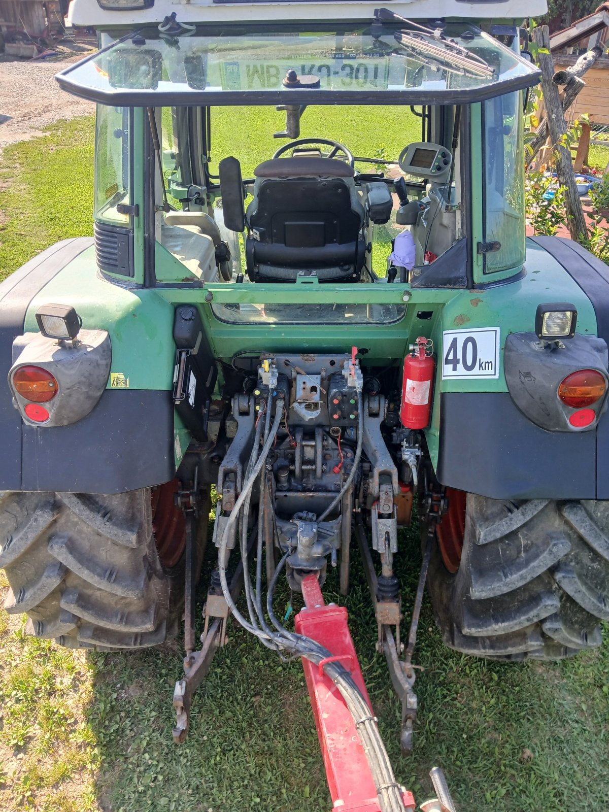 Traktor des Typs Fendt Farmer 412 Vario, Gebrauchtmaschine in Naklo (Bild 4)