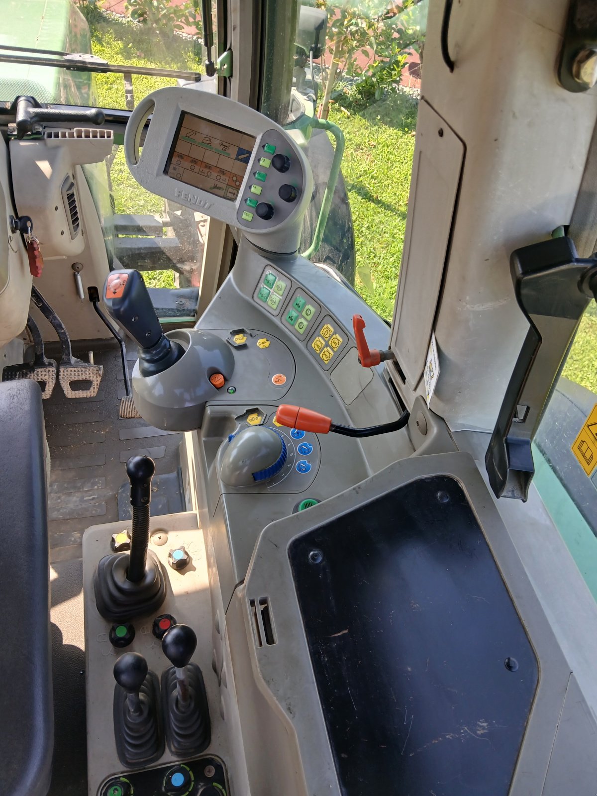 Traktor tip Fendt Farmer 412 Vario, Gebrauchtmaschine in Naklo (Poză 5)