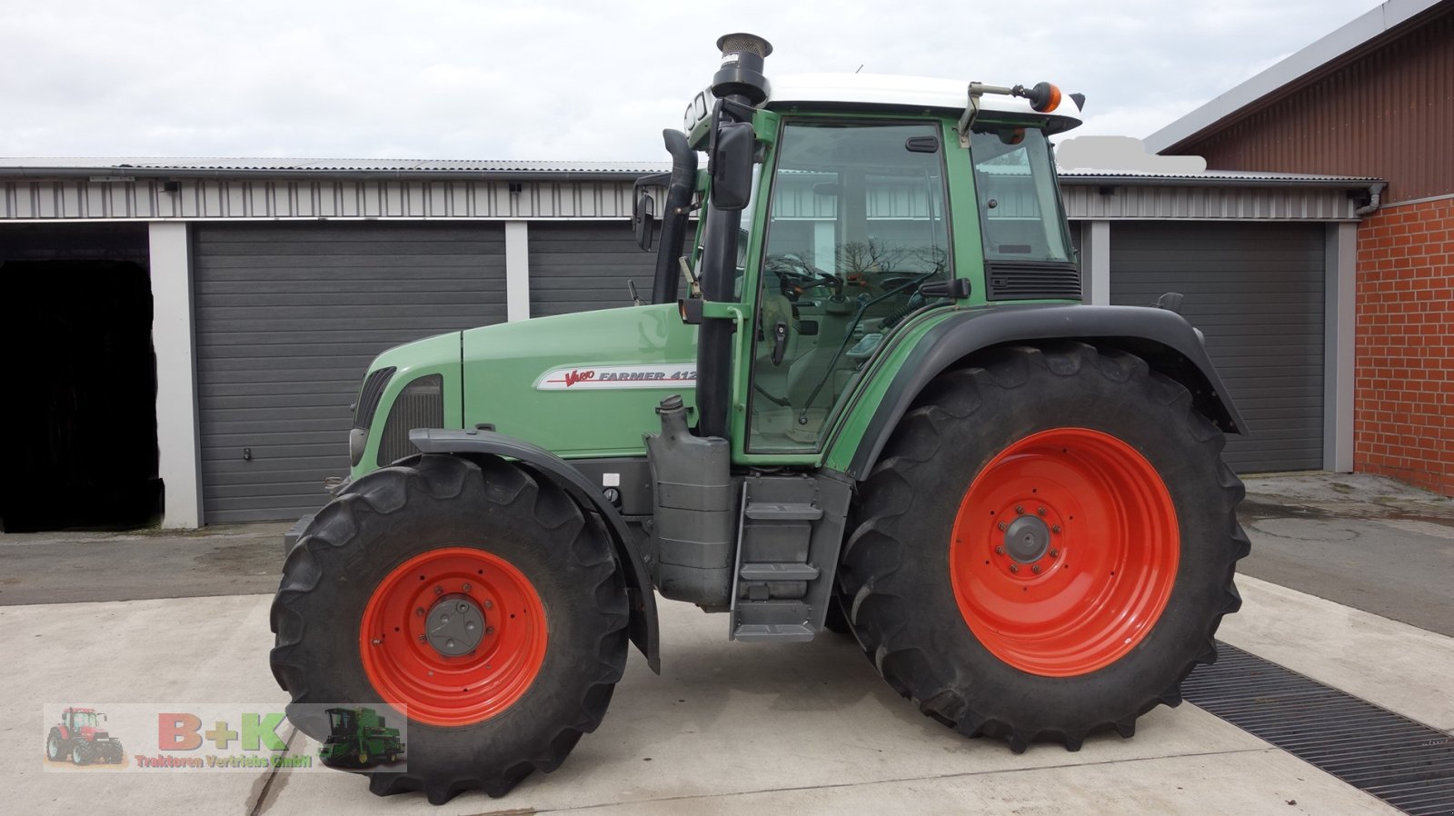 Traktor типа Fendt Farmer 412 Vario, Gebrauchtmaschine в Kettenkamp (Фотография 2)