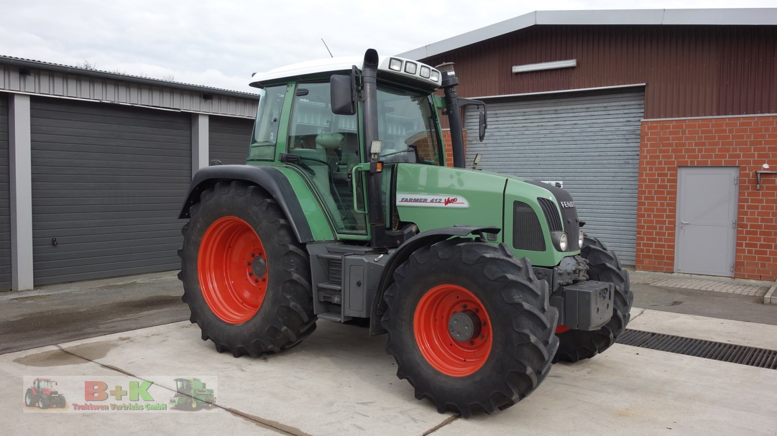 Traktor typu Fendt Farmer 412 Vario, Gebrauchtmaschine w Kettenkamp (Zdjęcie 3)