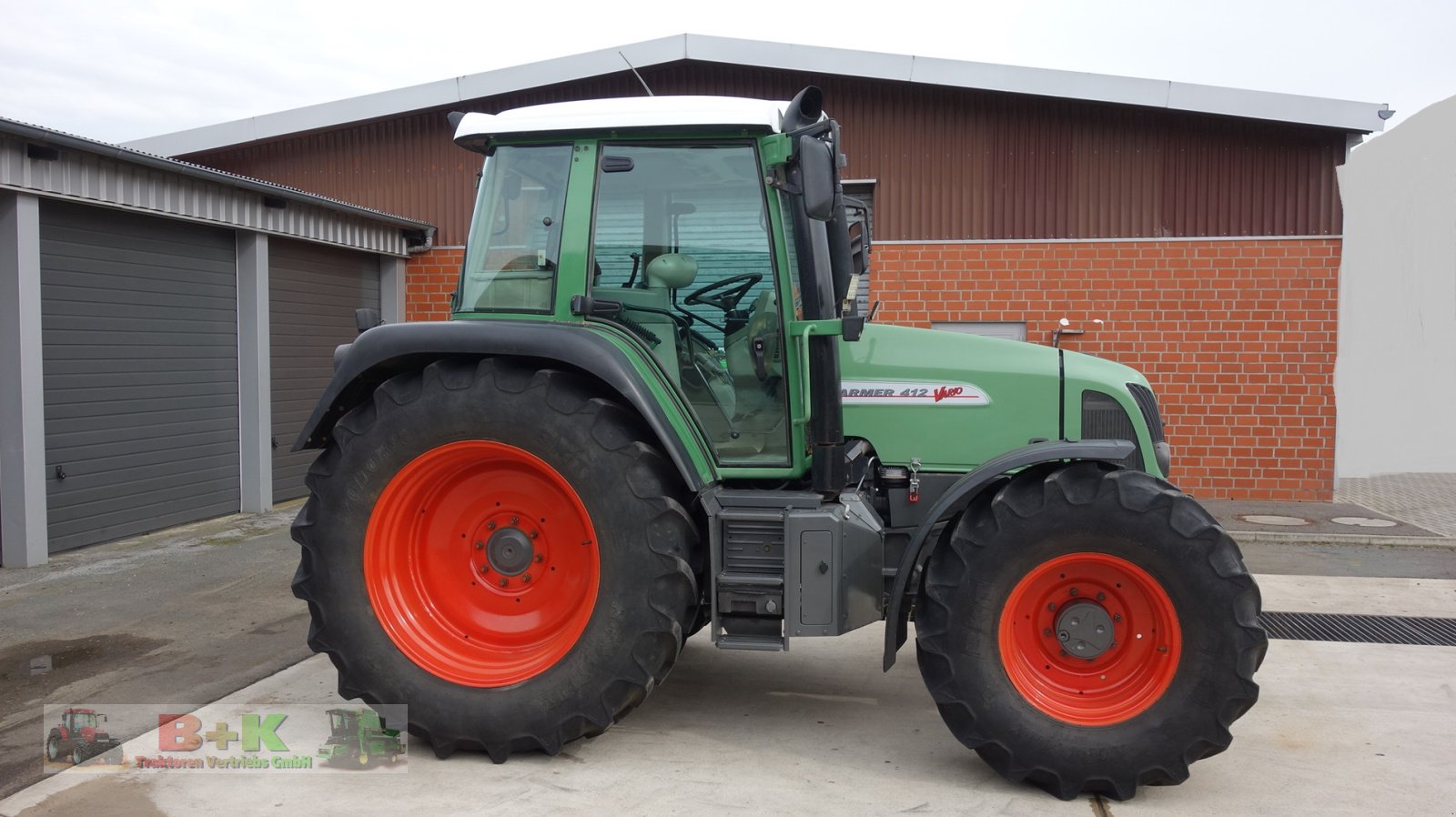 Traktor типа Fendt Farmer 412 Vario, Gebrauchtmaschine в Kettenkamp (Фотография 4)