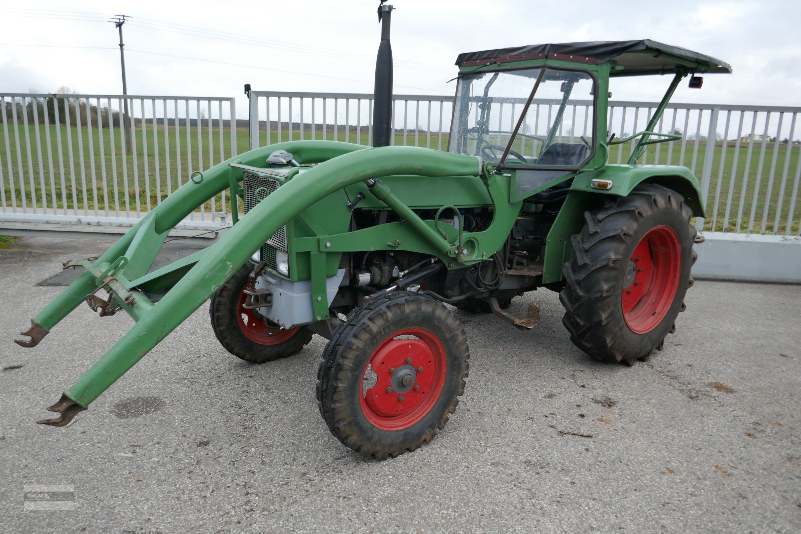 Traktor tip Fendt Farmer 4S Hinterrad mit Hydro-Lenkung und Frontlader. Technisch OK!, Gebrauchtmaschine in Langenzenn (Poză 1)